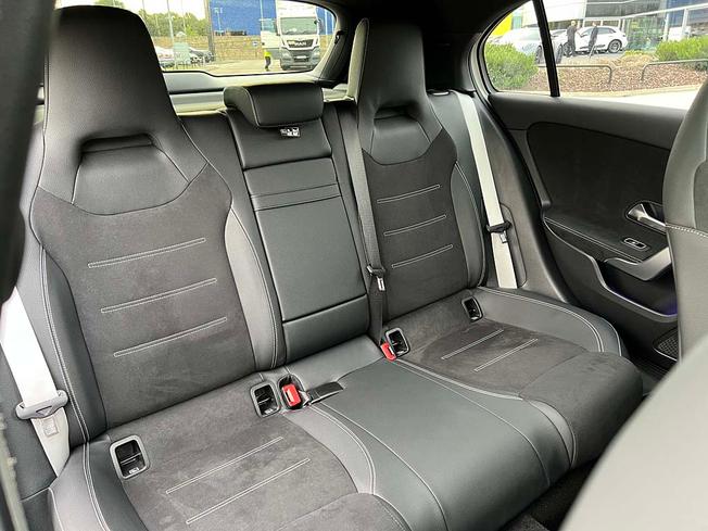 MERCEDES-BENZ A Class Photo 39