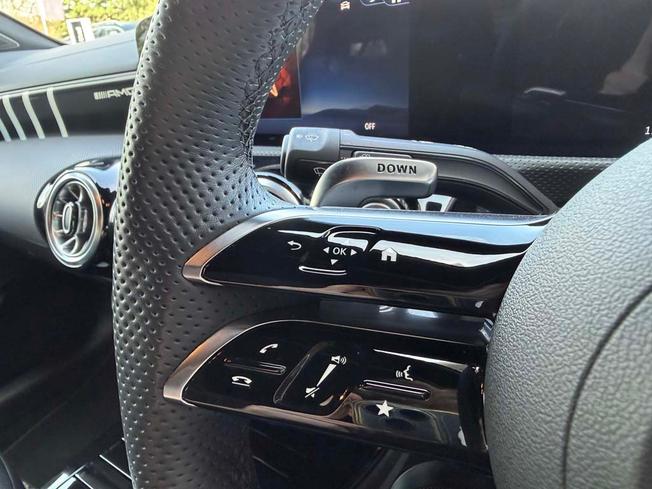 MERCEDES-BENZ A Class Photo 30