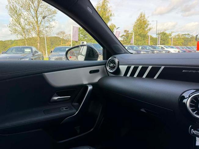 MERCEDES-BENZ A Class Photo 31
