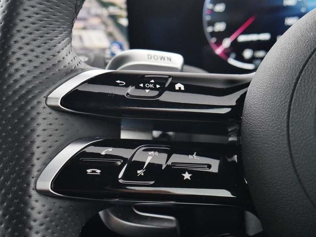 MERCEDES-BENZ A Class Photo 12