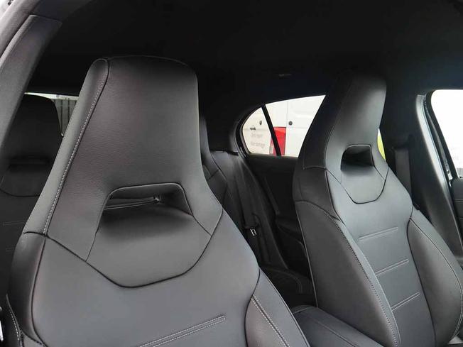MERCEDES-BENZ A Class Photo 36