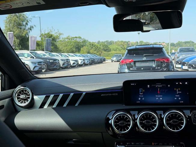 MERCEDES-BENZ A Class Photo 43