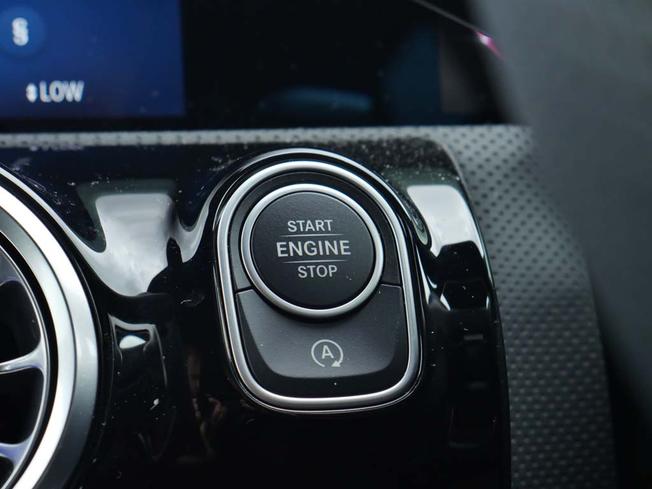 MERCEDES-BENZ A Class Photo 18