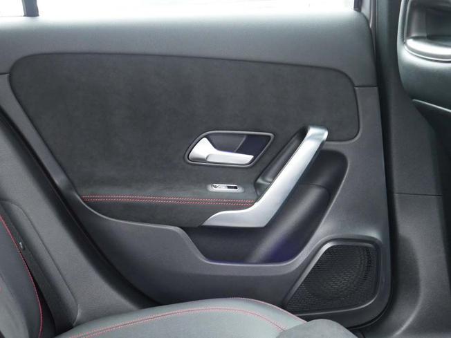 MERCEDES-BENZ A Class Photo 39