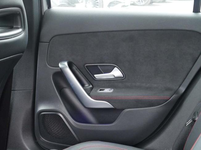 MERCEDES-BENZ A Class Photo 42
