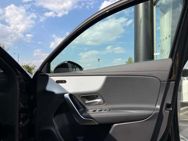 MERCEDES-BENZ A Class Photo 19