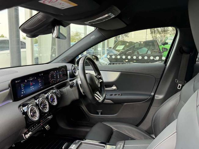 MERCEDES-BENZ A Class Photo 3