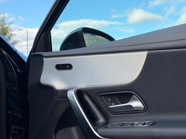 MERCEDES-BENZ A Class Photo 22