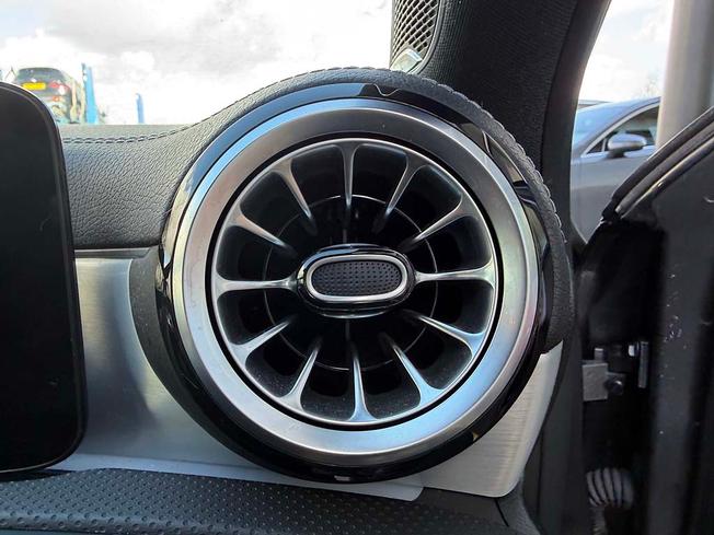 MERCEDES-BENZ A Class Photo 25
