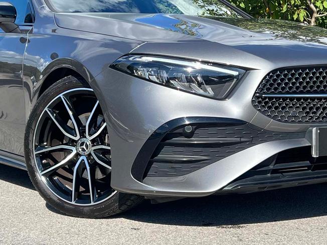 MERCEDES-BENZ A Class Photo 12
