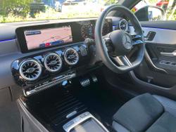MERCEDES-BENZ A Class Photo 3