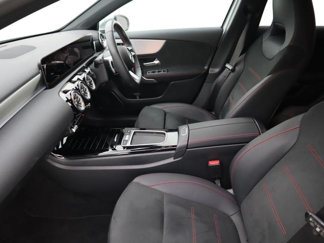 MERCEDES-BENZ A Class Photo 20