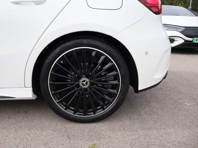 MERCEDES-BENZ A Class Photo 14