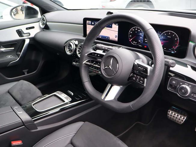MERCEDES-BENZ A Class Photo 16