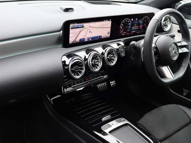 MERCEDES-BENZ A Class Photo 3