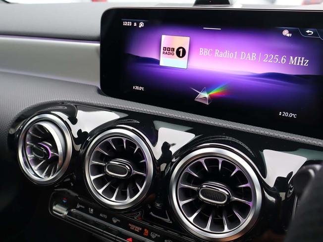 MERCEDES-BENZ A Class Photo 33
