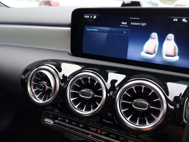 MERCEDES-BENZ A Class Photo 41