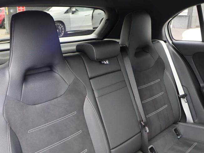 MERCEDES-BENZ A Class Photo 8