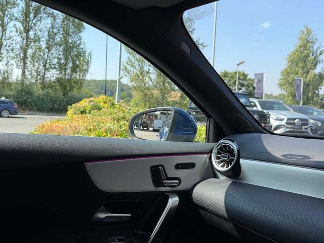 Mercedes-Benz A Class Photo 37