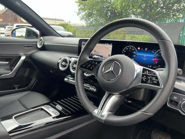 MERCEDES-BENZ A Class Photo 23