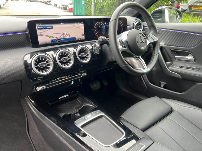 MERCEDES-BENZ A Class Photo 3