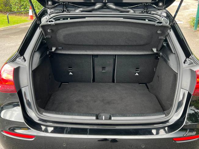 MERCEDES-BENZ A Class Photo 9