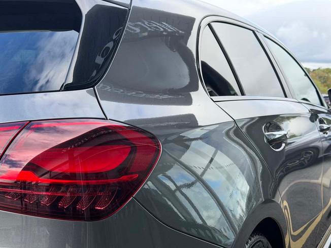 MERCEDES-BENZ A Class Photo 18