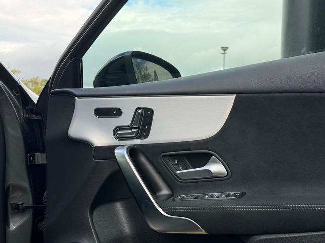 MERCEDES-BENZ A Class Photo 21