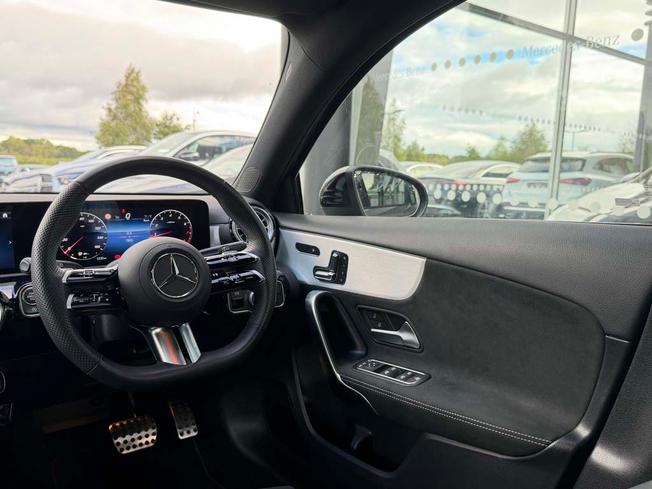 MERCEDES-BENZ A Class Photo 42