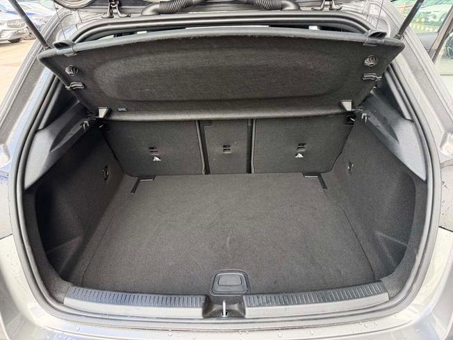 MERCEDES-BENZ A Class Photo 9