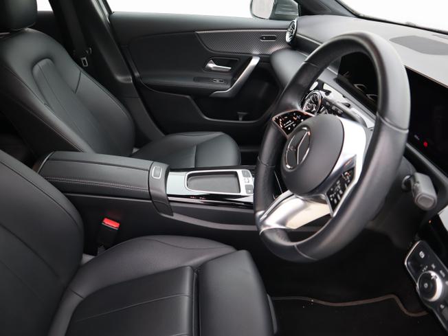MERCEDES-BENZ A Class Photo 13