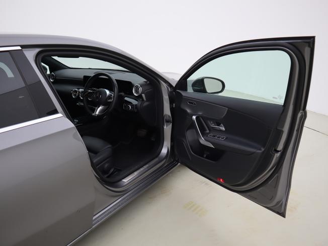 MERCEDES-BENZ A Class Photo 14