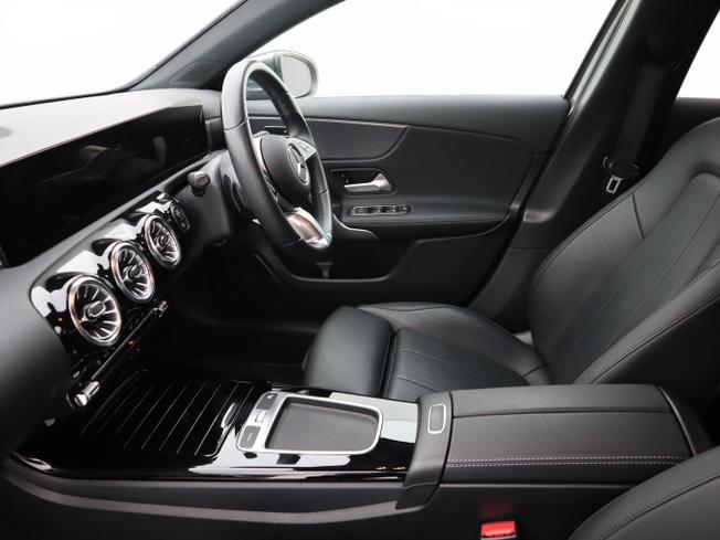 MERCEDES-BENZ A Class Photo 17