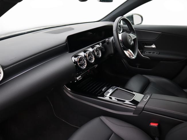 MERCEDES-BENZ A Class Photo 18