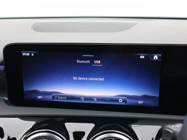 MERCEDES-BENZ A Class Photo 30