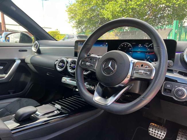 Mercedes-Benz A Class Photo 21