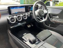 Mercedes-Benz A Class Photo 3