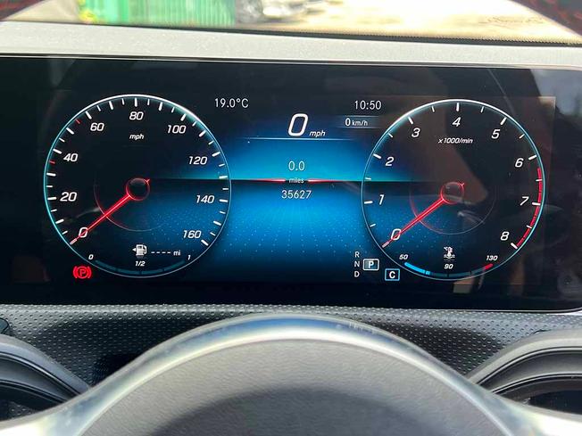 Mercedes-Benz A Class Photo 4