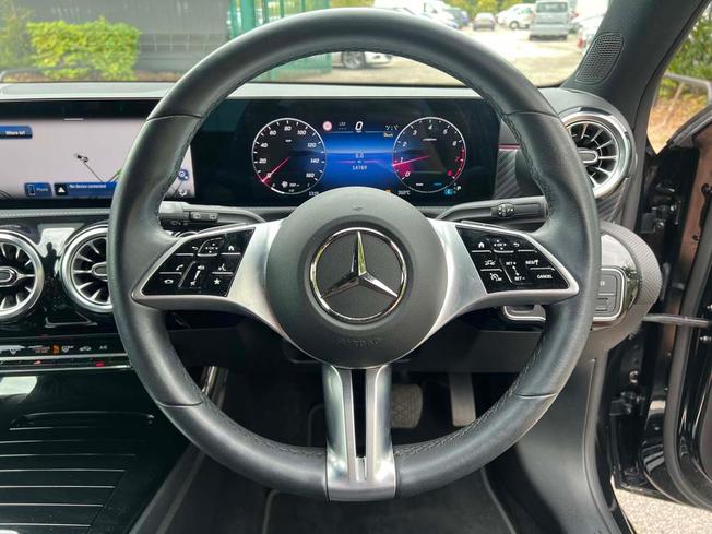 MERCEDES-BENZ A Class Photo 22