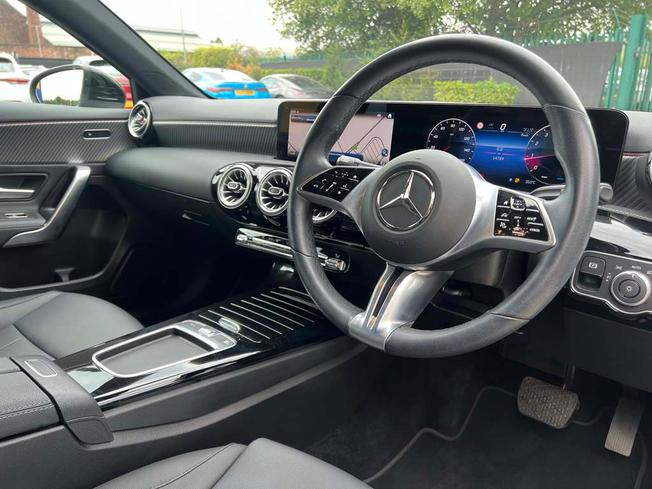 MERCEDES-BENZ A Class Photo 23