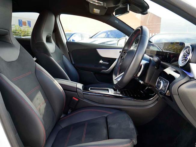 MERCEDES-BENZ A Class Photo 33