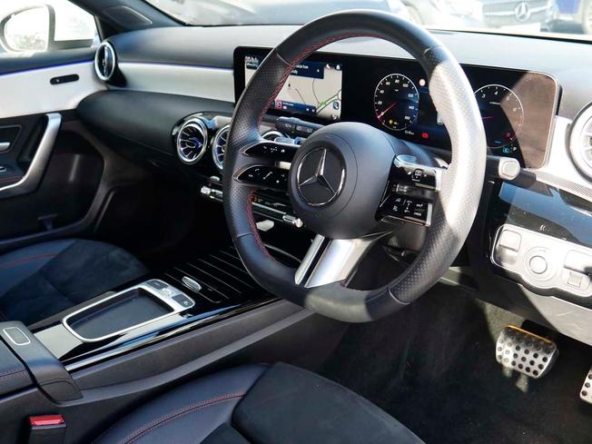 MERCEDES-BENZ A Class Photo 35