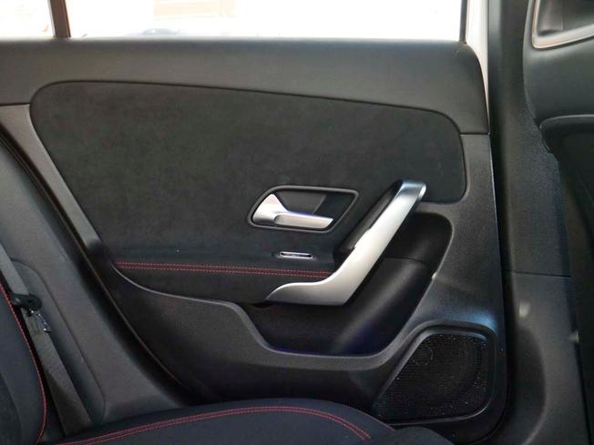 MERCEDES-BENZ A Class Photo 38