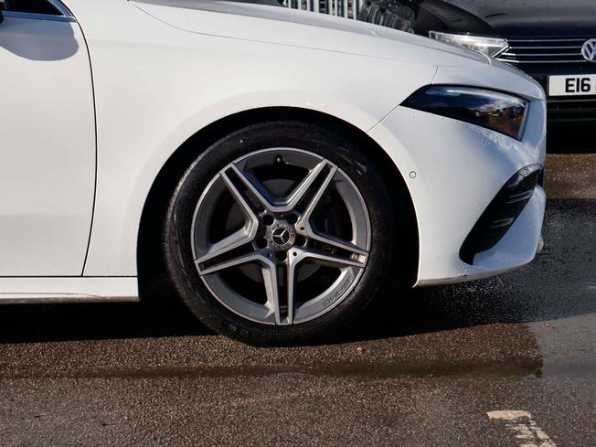 MERCEDES-BENZ A Class Photo 6