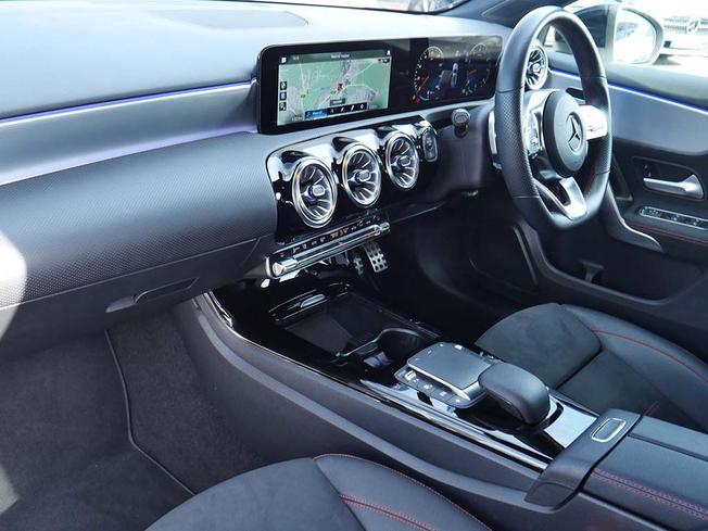 MERCEDES-BENZ A Class Photo 3