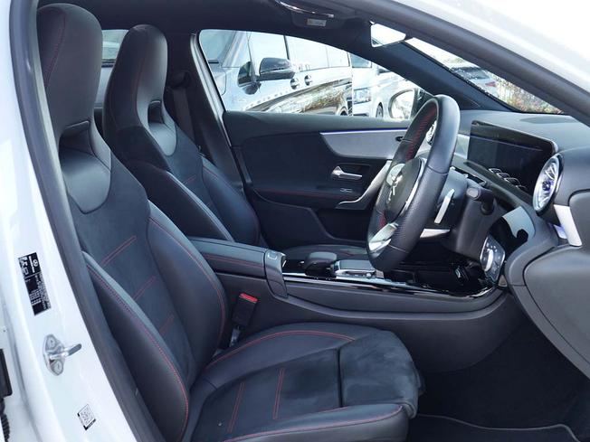 MERCEDES-BENZ A Class Photo 34