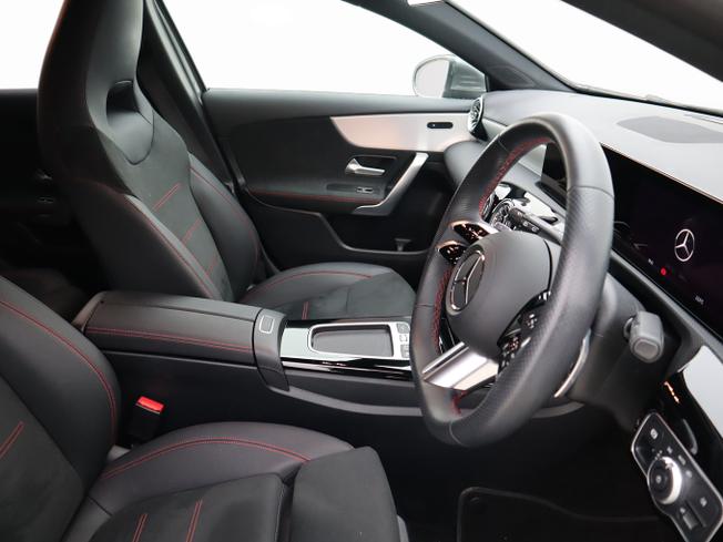 MERCEDES-BENZ A Class Photo 13
