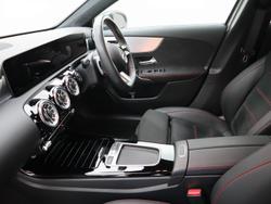 MERCEDES-BENZ A Class Photo 3