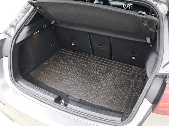 MERCEDES-BENZ A Class Photo 9