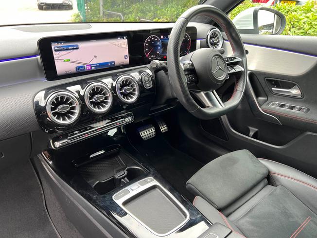 MERCEDES-BENZ A Class Photo 3